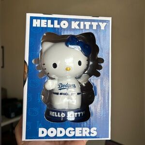 2023 hello kitty bobble head 

New never used 

Light turns on at bow